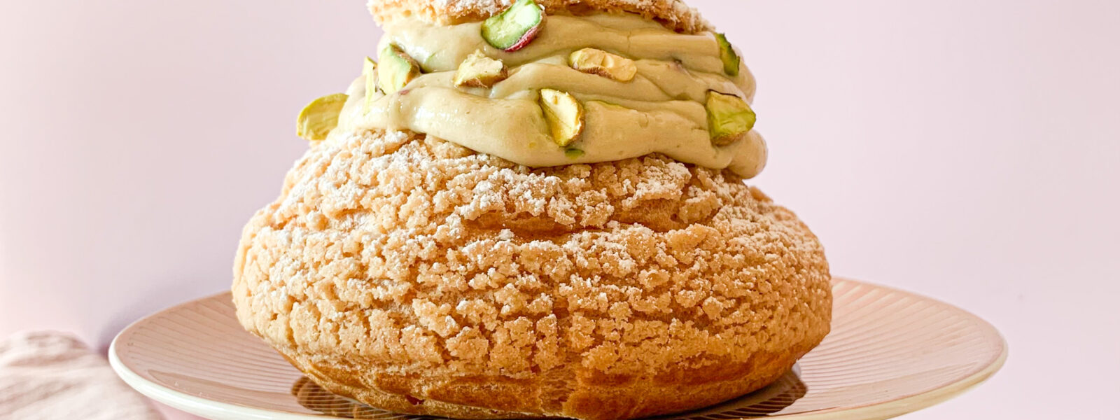 Pistacjowe choux au craquelin