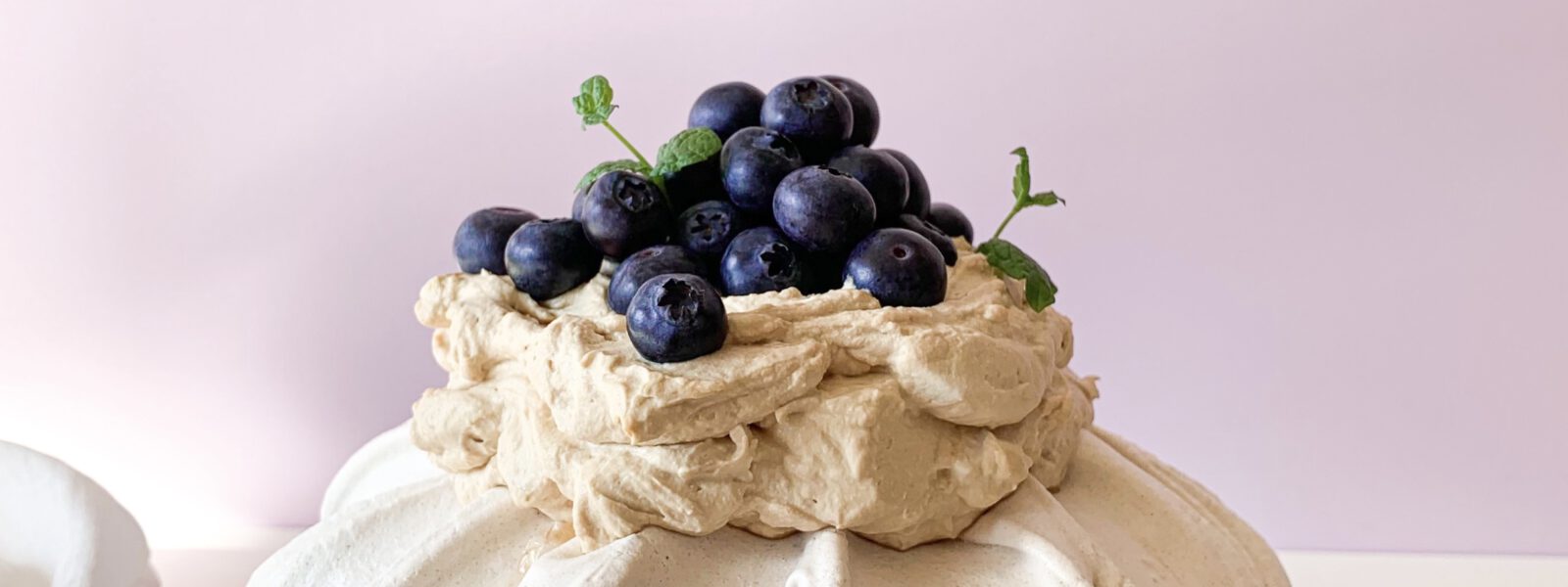 Czekoladowa beza z kremem cappuccino